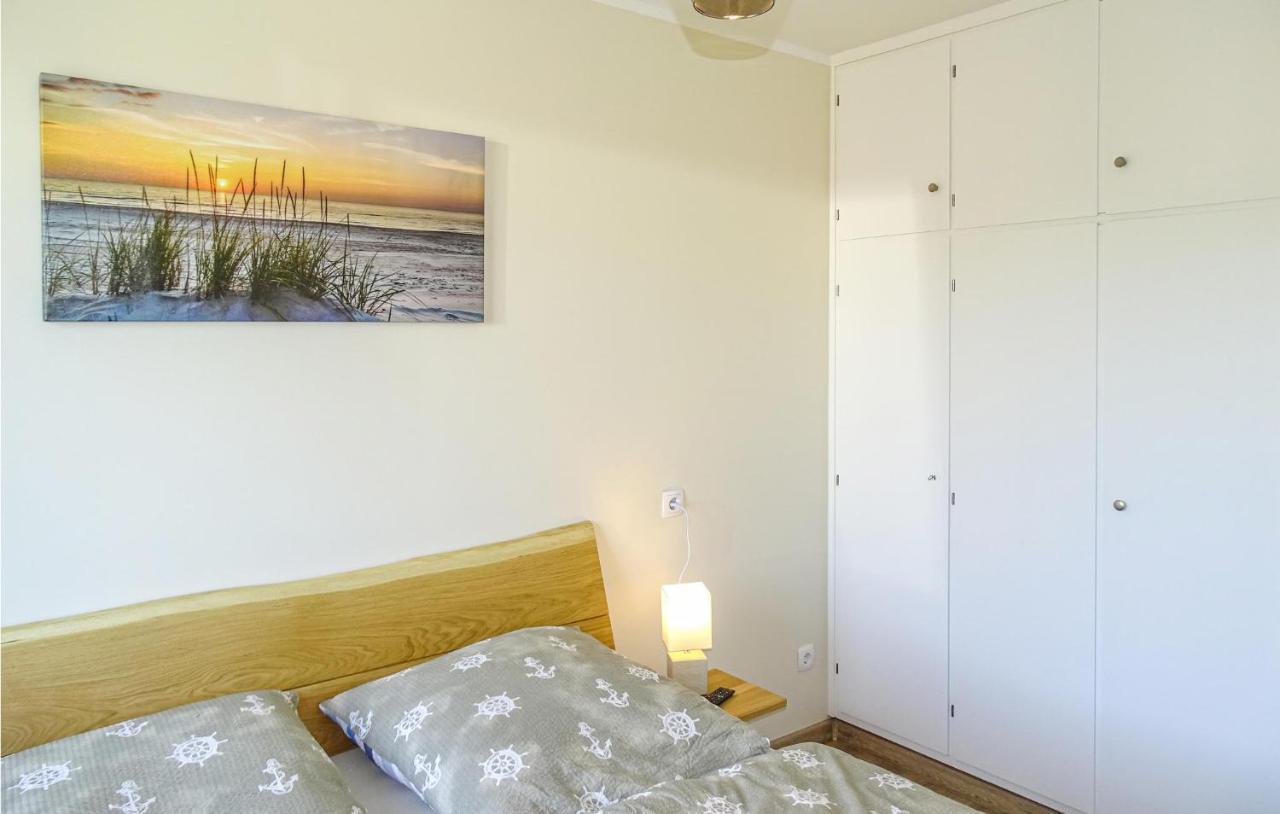 Lovely Apartment In Buesum With Kitchen Exterior foto